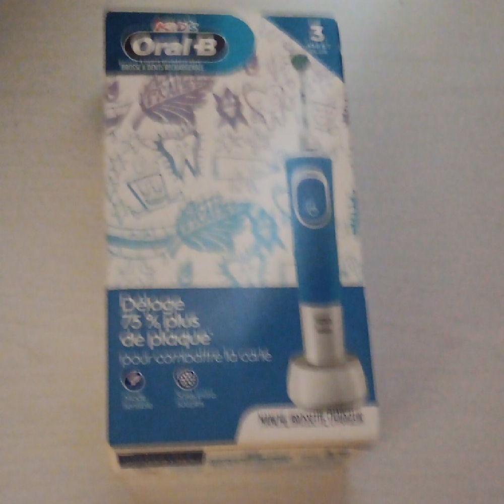 Oral-B Electric Toothbrush - Blue